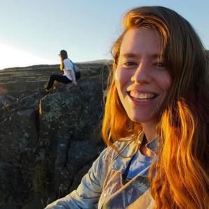 Meet your Posher, Caitlin